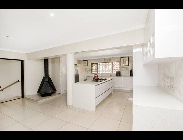 4 BEDROOM HOUSE FOR SALE IN RANGE VIEW